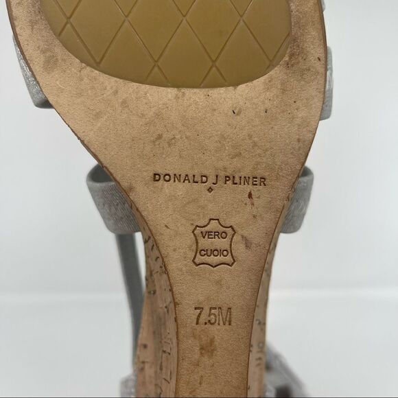 Donald J Pliner Jemi Strappy Wedge Sandal Silver Size 7.5 - Picture 9 of 10